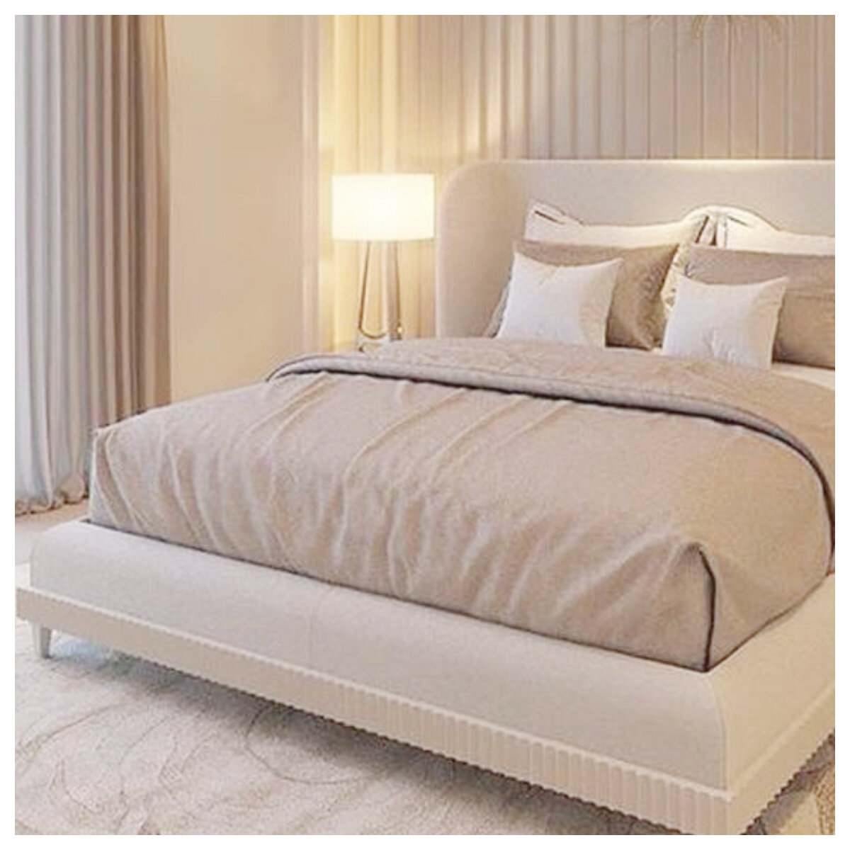 Спальня в современном стиле: кровать, стеновая панель, прикроватные тумбы, светильники, шторы, напольный ковер.