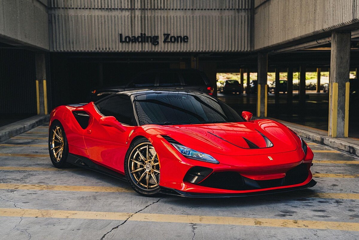 Новая Ferrari f8