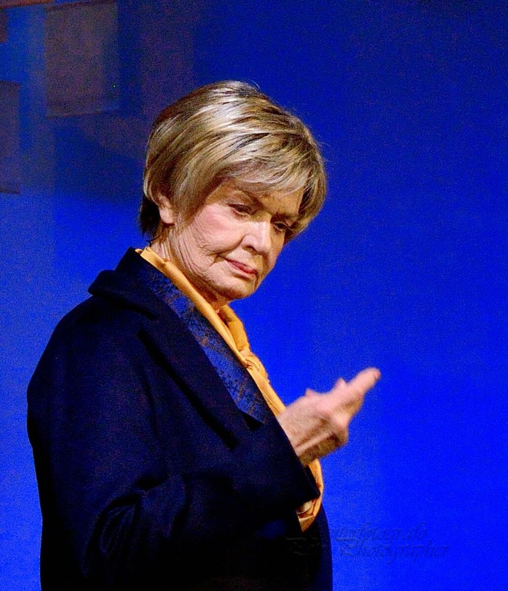 Народная артистка СССР Людмила Чурсина на сцене театра Российской Армии