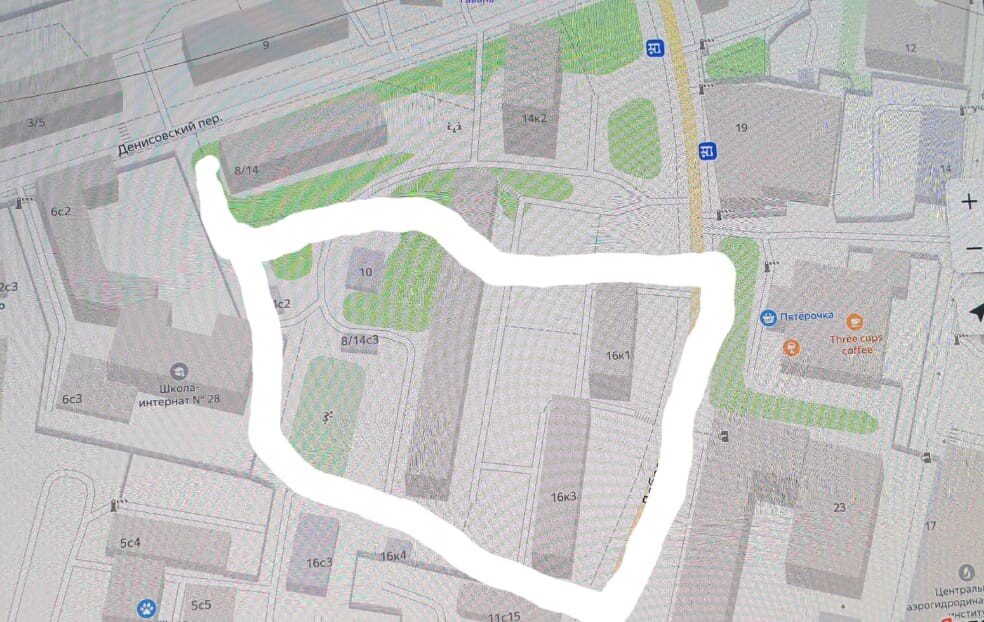 Возле Денисовского переулка.