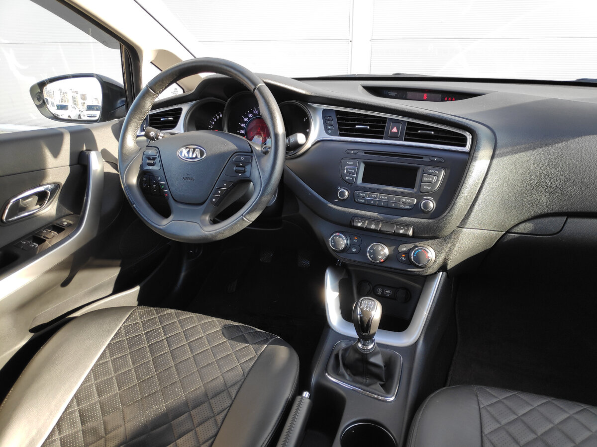 Салон Kia Ceed 2015