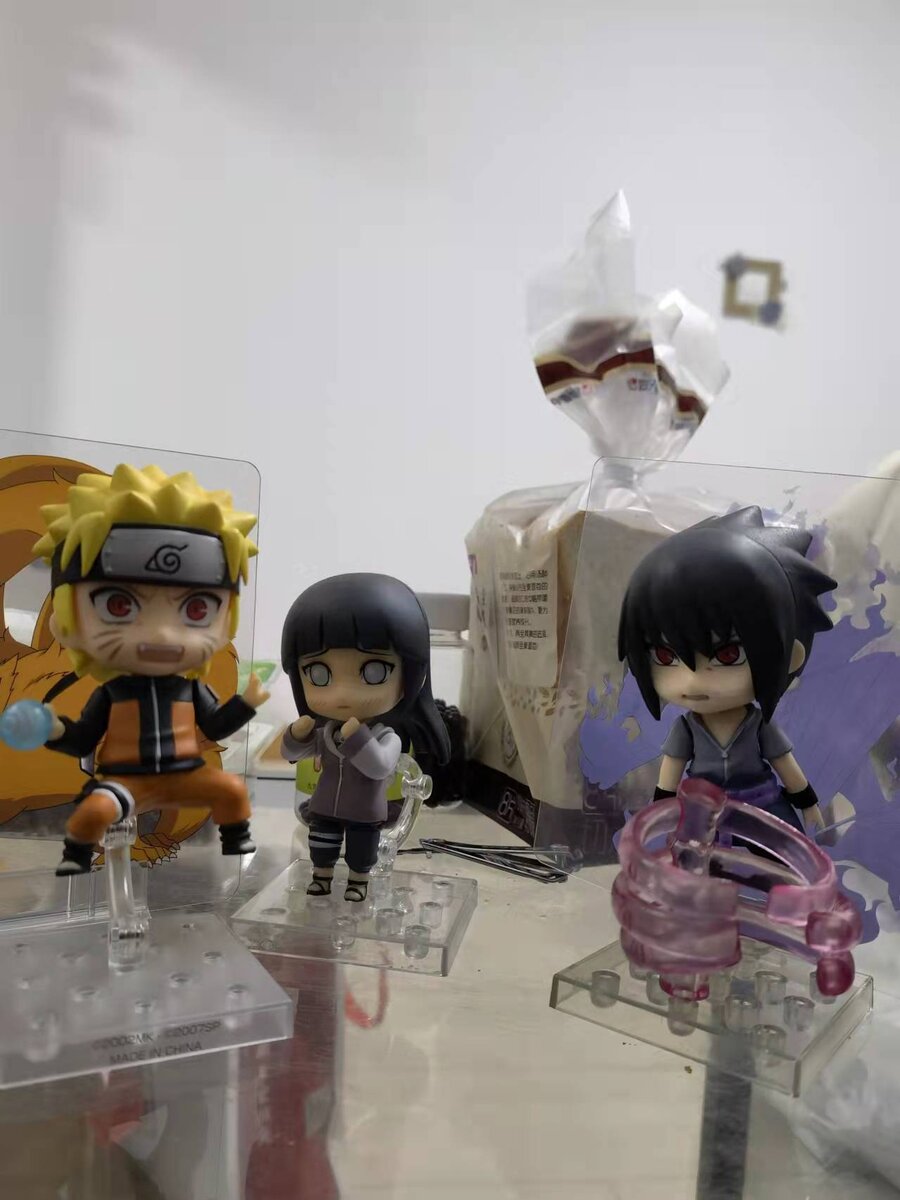 Q-версия кукл, можно менять позы, выражения лиц и оружие