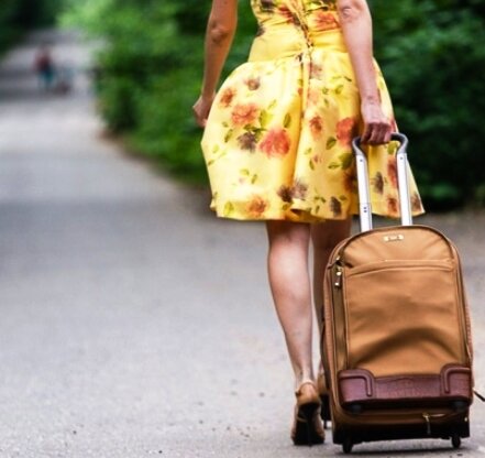 Уходя, каждый берет самое дорогое: кто-то - ребенка, кто-то - золото.