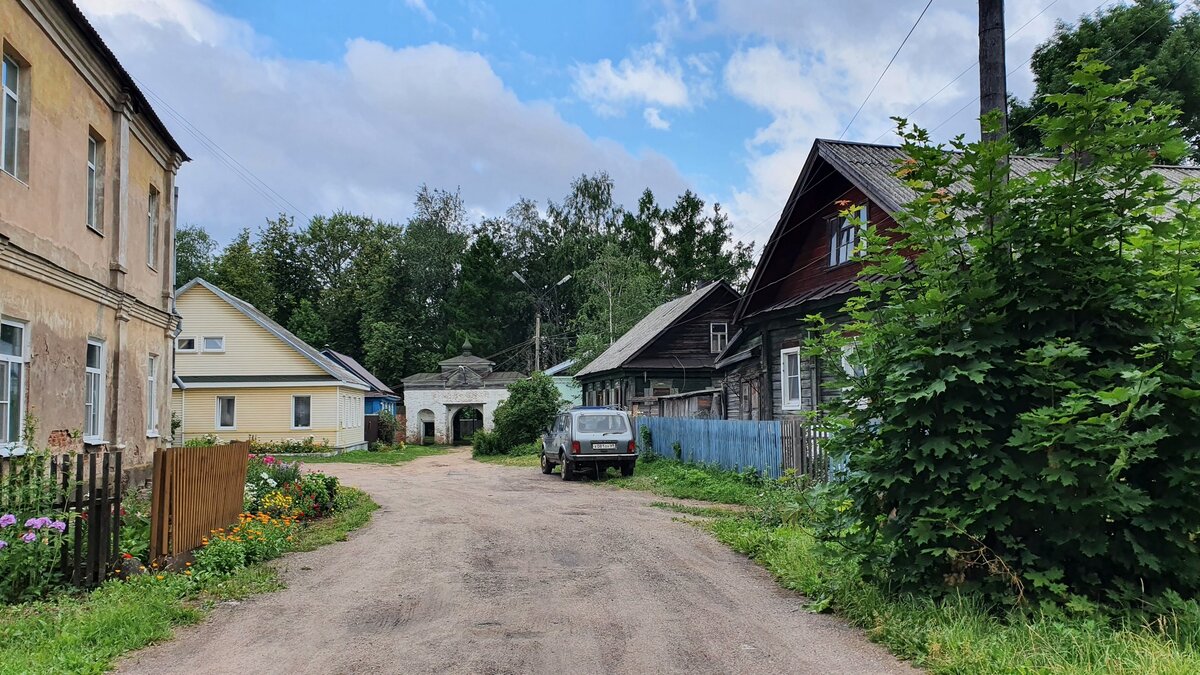 Нет города печальнее на свете. Чем шокирует столица Селигера - Осташков, и  почему сюда хочется возвращаться | Совершенно ЛЕТНЯЯ | Дзен