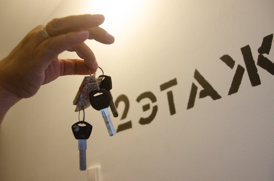     Если семья из двух волгоградцев не будет есть и одеваться, то скопит на квартиру за 3,8 лет Геннадий БИСЕНОВ