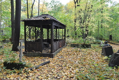    Беседка из фильма «Брат» ©Данил Чурилов Wikipedia.org