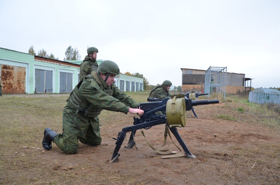     Мобилизованные проходят боевую подготовку на полигоне в Подмосковье. Александр БОЙКО