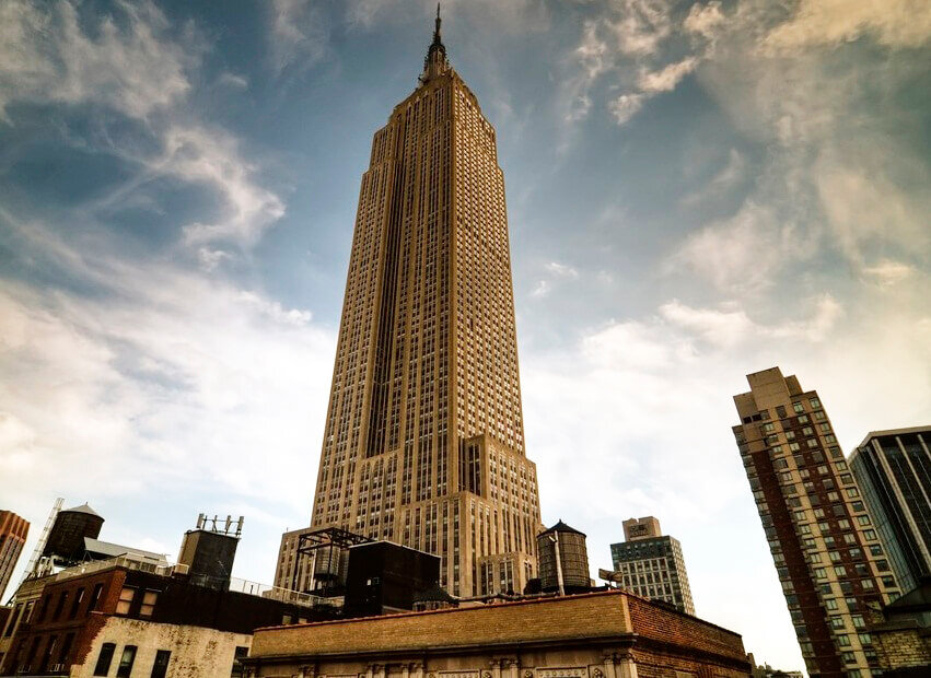 Нью йорк эмпайр. Эмпайр-стейт-билдинг нью-йорк высота. Эмпайр билдинг нью йорк. Небоскреб эмпайр. Небоскреб эмпайр.