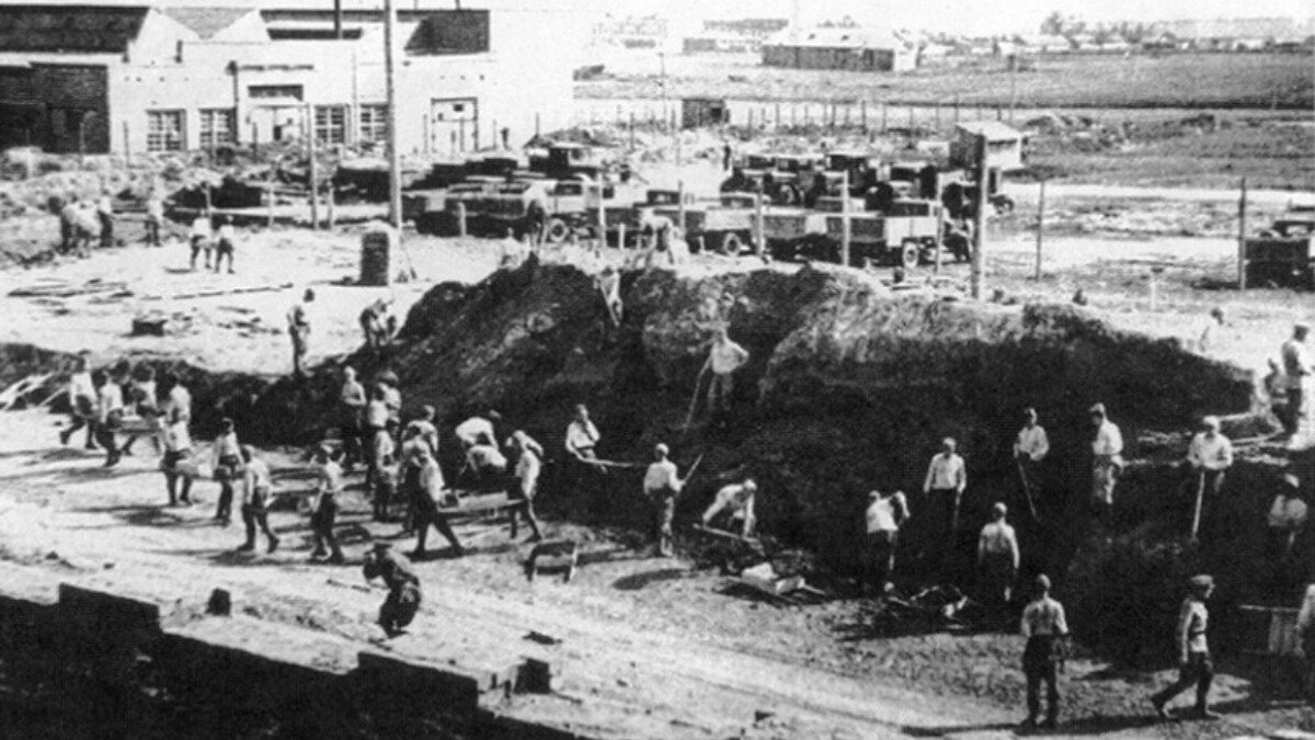 Фото: kluch.media Строительство Владимирского тракторного завода в 1944 году
