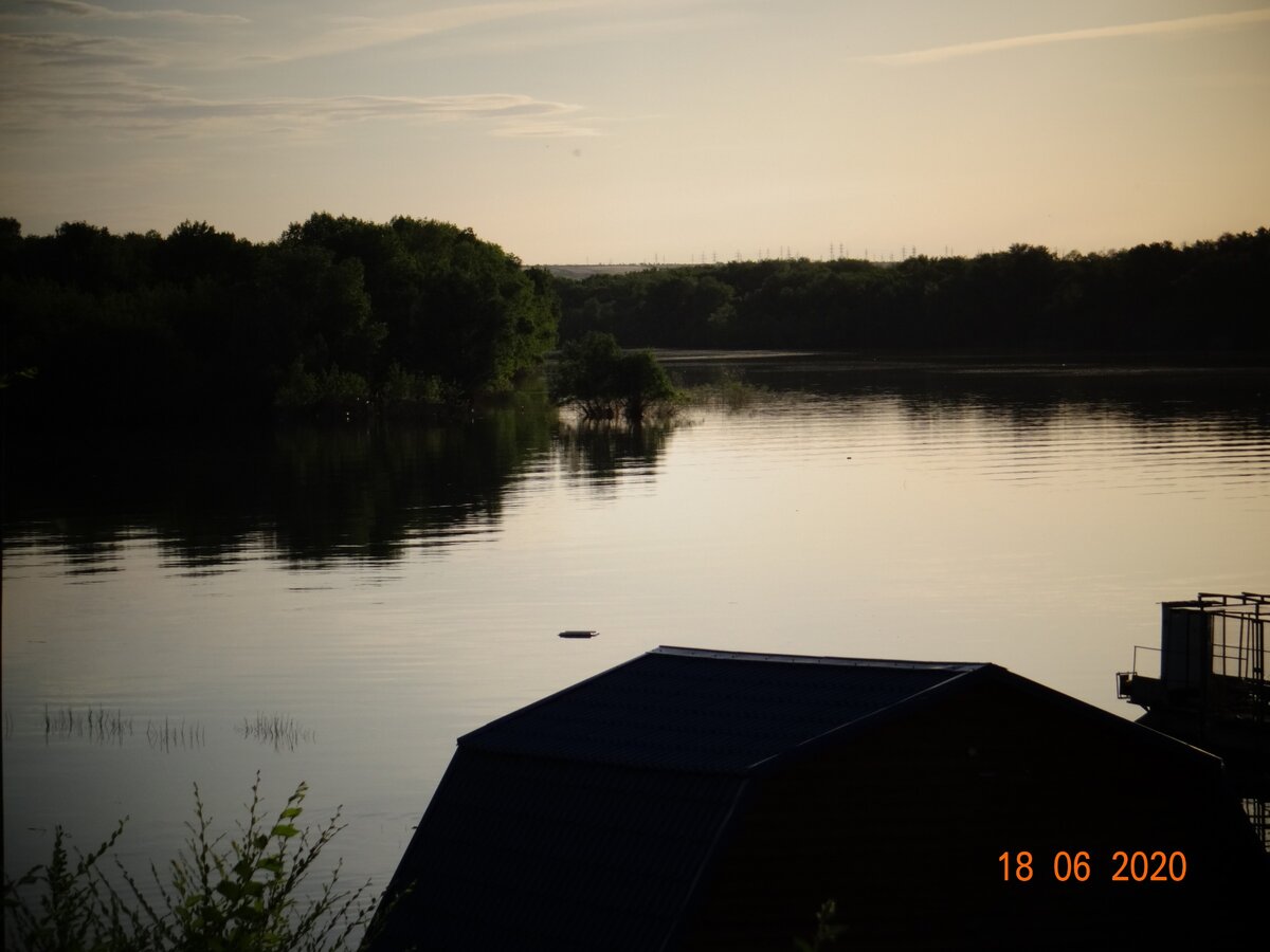 Затон во время паводка на Волге.