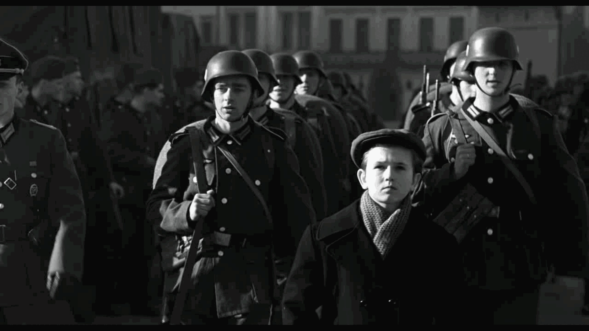 Кадры из фильма Список Шиндлера (Формат Гиф)