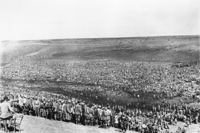 Советские военнопленные, 1942 год.