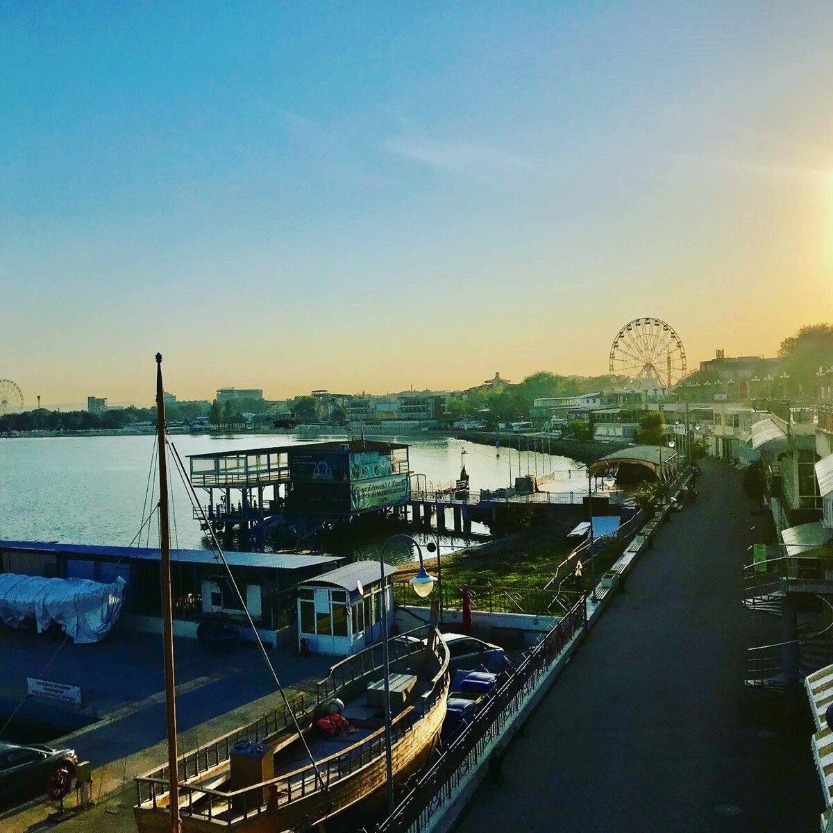 Местная администрация обещает сделать в Анапе одну из самых протяженных набережных в мире - более 20 км.