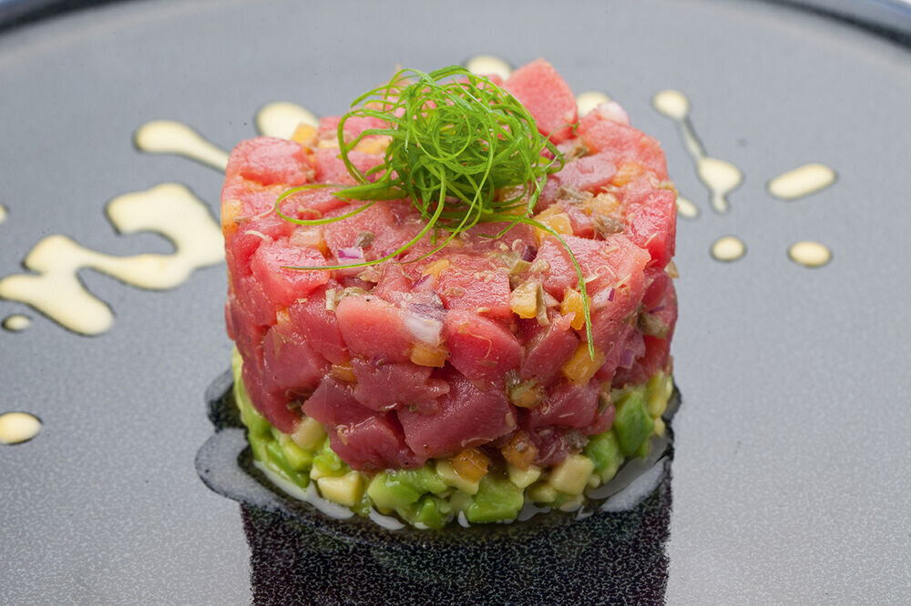 Фотографии взяты из открытых источников для визуализации