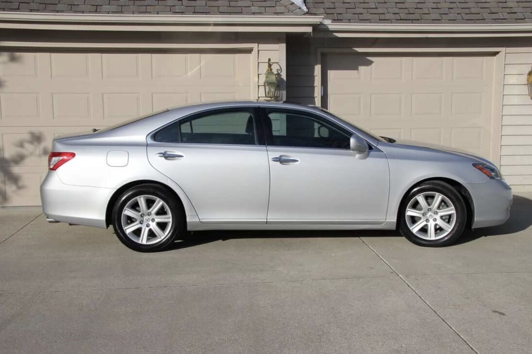 Lexus ES 350.