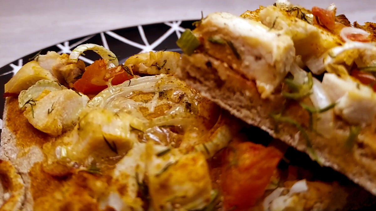 Вот такая аппетитная пицца у меня получилась