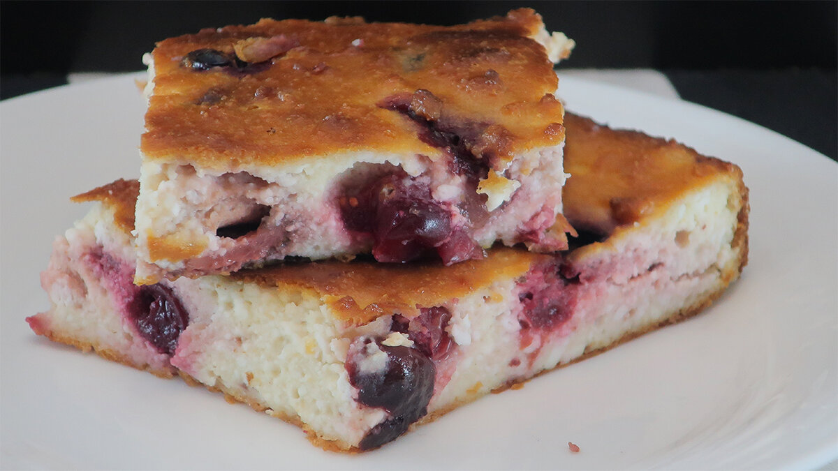 Творожная запеканка с ягодами