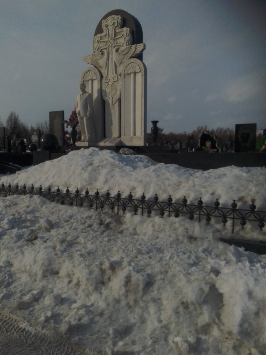 Если парки - лёгкие города, то кладбище - его сердце, почему Бадалык ещё не  стал объектом культурного наследия | Сибирячка с окраины | Дзен