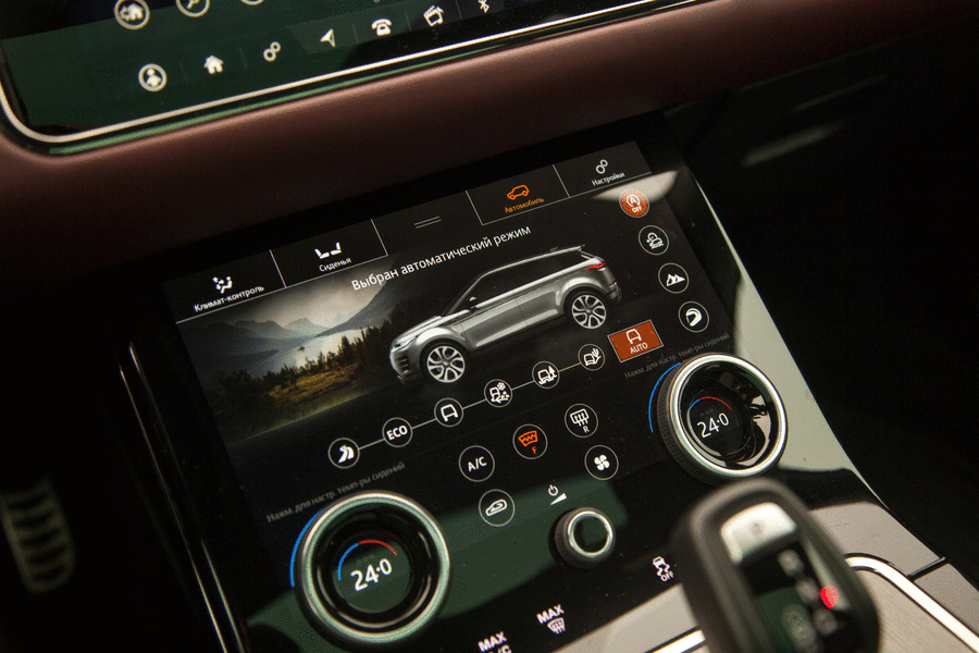 Когда температура падает ниже -10 градусов, экраны начинают чудить. В этот момент управление системами становится невозможным. Например, нельзя включить подогрев сидений. Однако по мере прогрева их работоспособность восстанавливается. Да и подстраховаться всегда можно, запрограммировав кроссовер под себя 