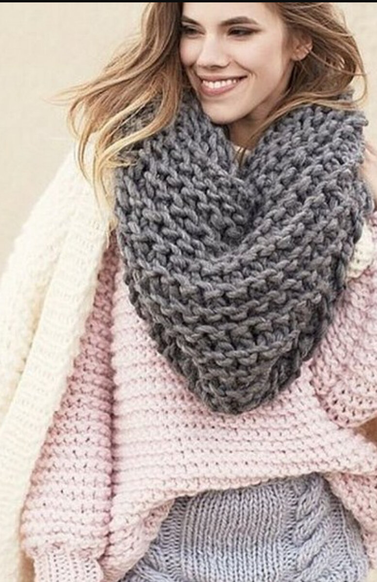 Модные вязаные шарфы. Вязание модного шарфа. Вязание модного шарфа. Вязание модного шарфа. Модные шарфы 2021.