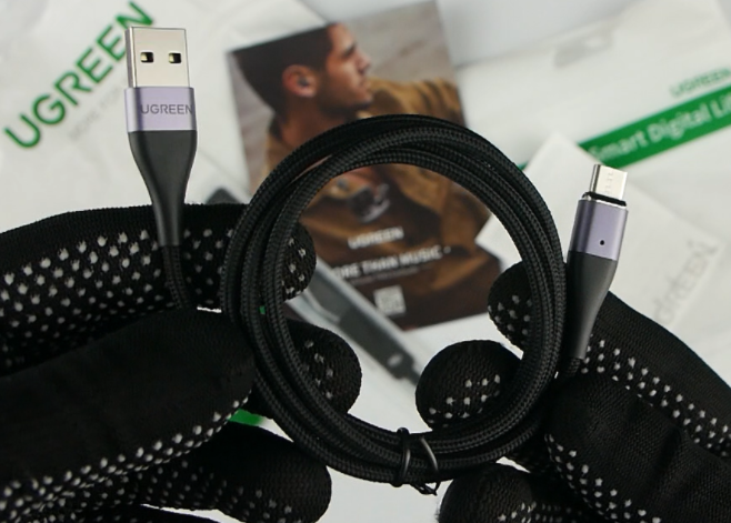 Провод для зарядки телефона