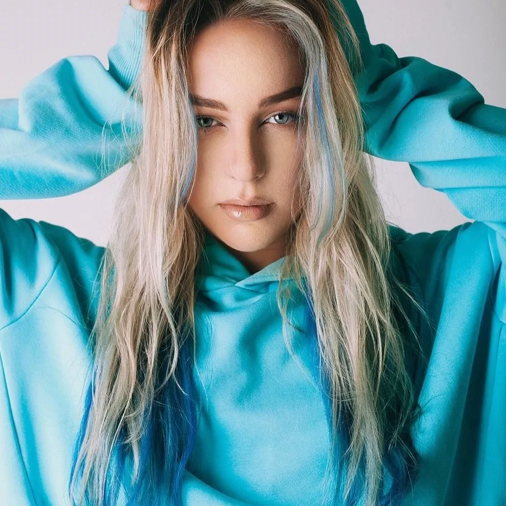 Мари Краймбрери. фото с smule.com