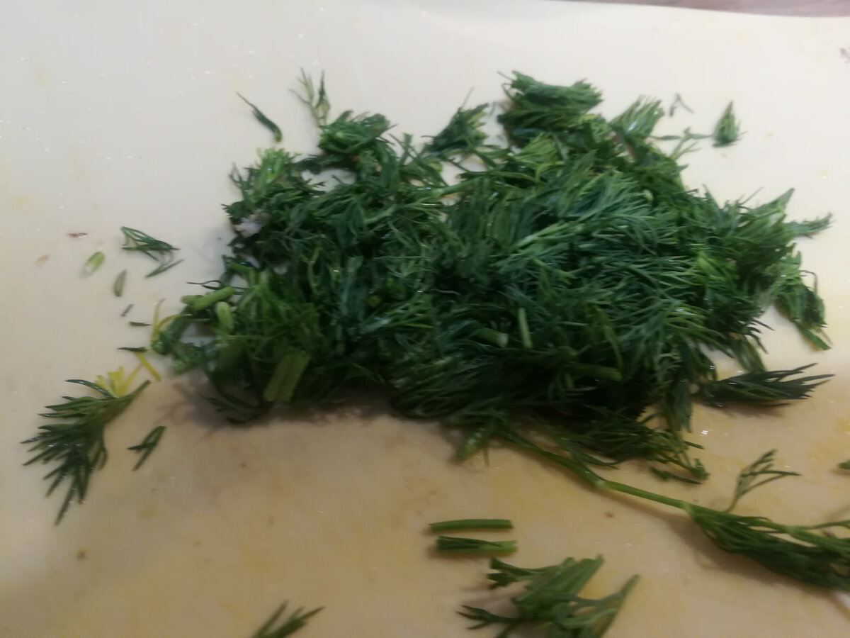 Нарезанный укроп