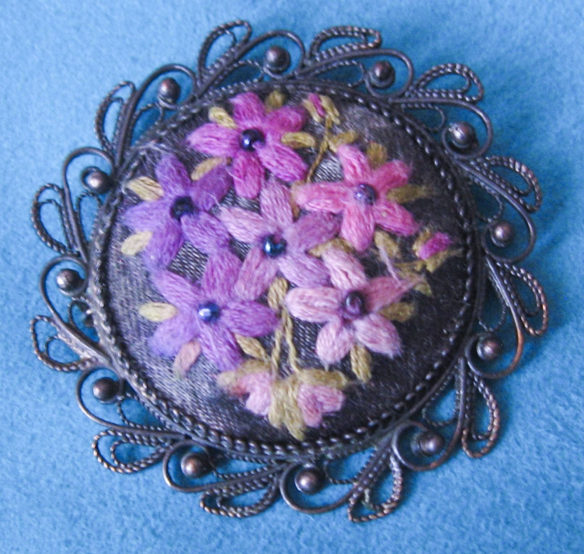 Броши с вышивкой. Милота из СССР | Аврора Бореалис | Дзен