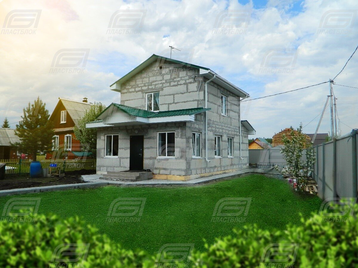 Дом из полистиролбетонных блоков, полностью готовый к проживанию