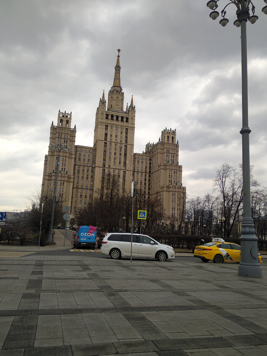 Весенний вечер в городе