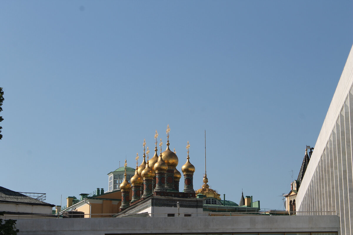 Вид на Верхоспасский собор с Троицкой улицы, от угла Кремлёвского дворца