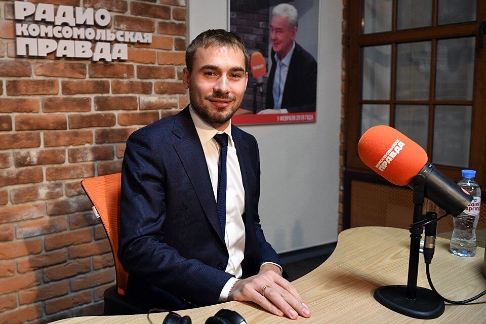     Антон Шипулин Михаил ФРОЛОВ