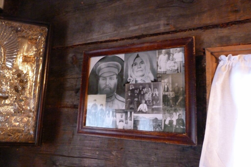 Почти такая же рамка, как у бабушки. Фотография из открытых источников сети интернет.