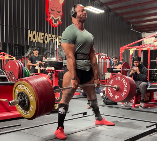 Поджарый атлет поднимает более тяжелые веса чем гиганты вдвое большего размера. Джамал Браунер