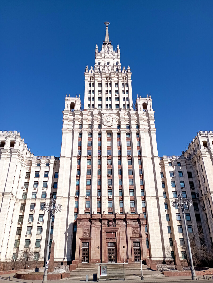 8. Сталинские высотки - небоскребы советского времени | В перекрестии дорог  (бюджетная Россия) | Дзен