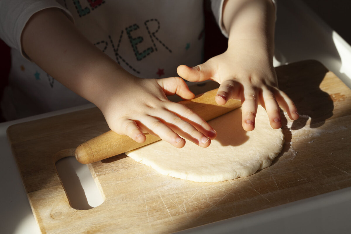 Можно просто раскатать лепёшку