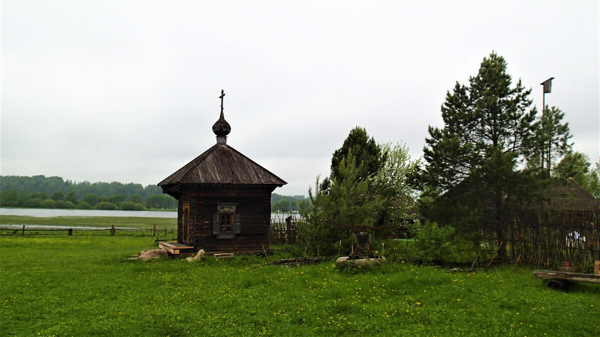 Часовенка на бережке Волги