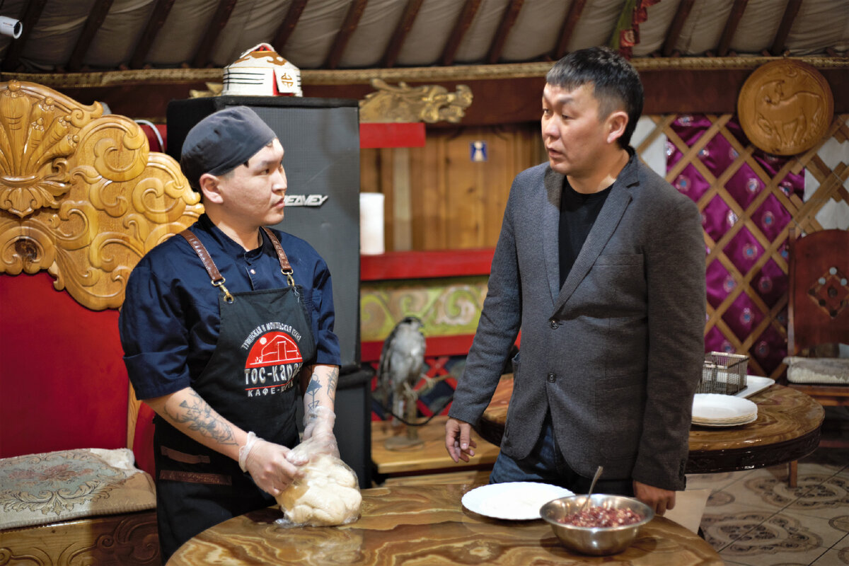 За 12 лет предпринимательской деятельности Мерген Владимирович видел разных туристов. И самые искушённые из них уходили из «Тос-Карака» под впечатлением