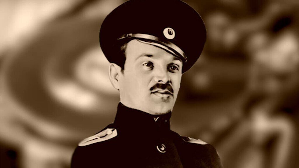 Василий Иванович Агапкин(1884 - 1964) — русский и советский военный дирижёр и композитор, полковник Советской армии. Фото 1910-х годов.