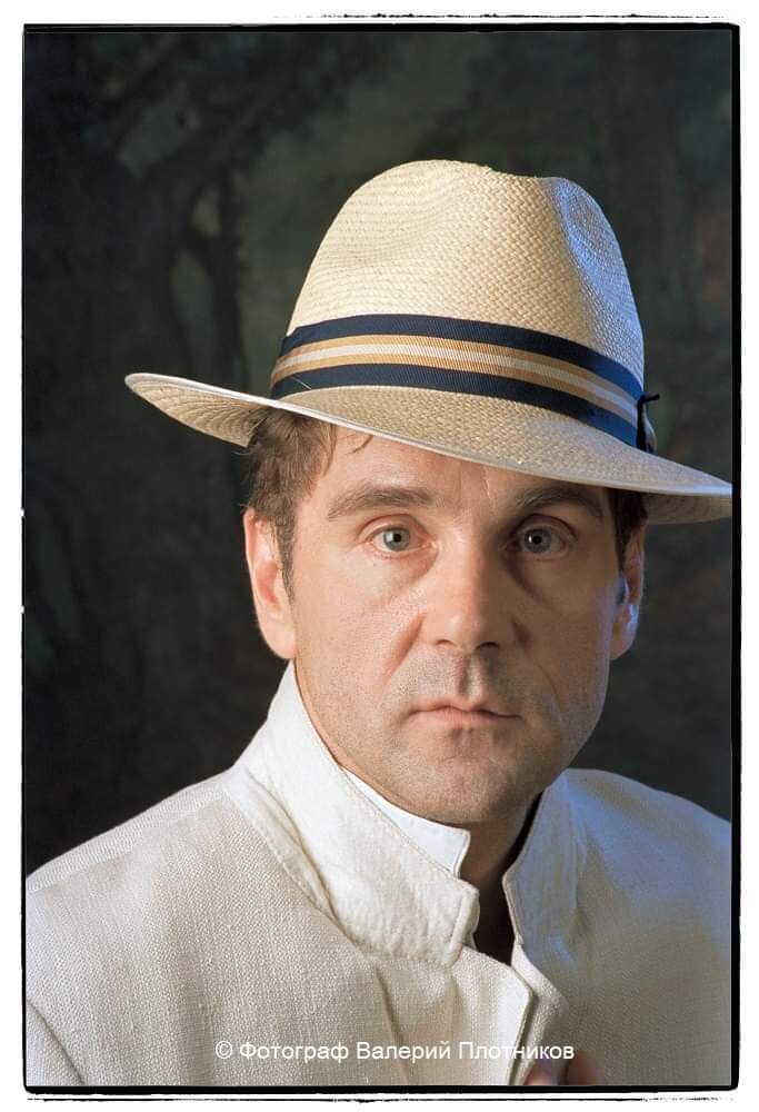 СЕРГЕЙ МАКОВЕЦКИЙ