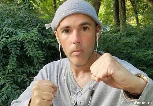 Джонатан Ли