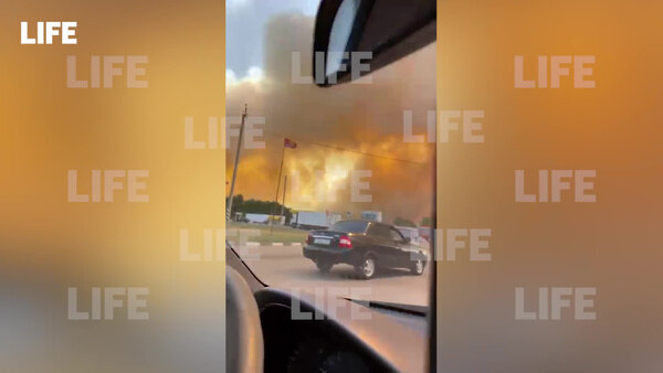 В Ростовской области разгорелся крупный пожар. Видео © LIFE