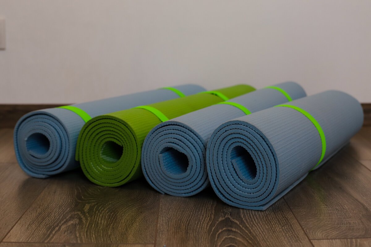     Туристический коврик vs коврик для фитнеса: могут ли они быть взаимозаменяемыми или нет?