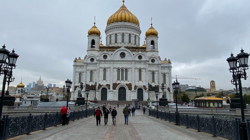 Виды Москвы со смотровой площадки Храма Христа Спасителя.