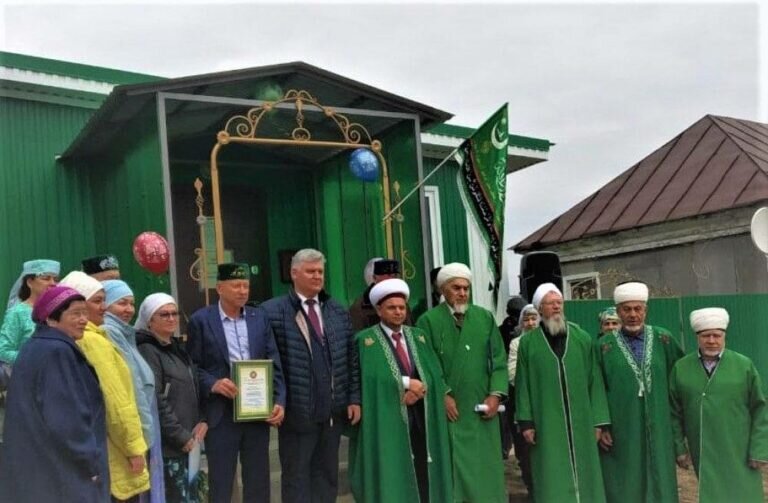    В Илекском районе открыли восстановленную мечеть Марина Шарт