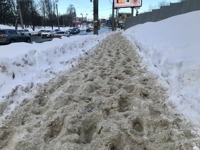   Тротуар на одной из главных улиц Костромы — Магистральной Наталья Диева © ИА REGNUM