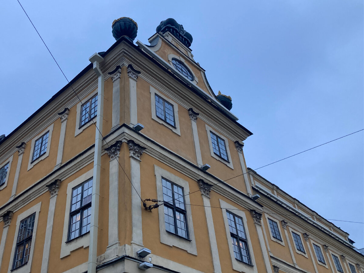 Фасад меншиковского дворца (фото мое)