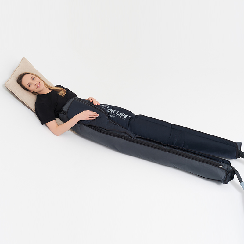 На данный момент появилось большое количество разработок – аппаратов, которые позволяют осуществлять массаж не только в процедурных кабинетах, но и в домашних условиях.