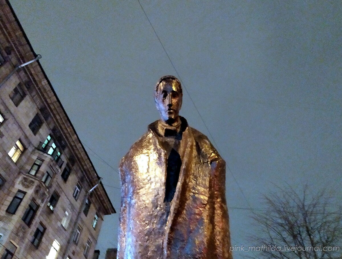 Памятник блоку в санкт петербурге на декабристов фото