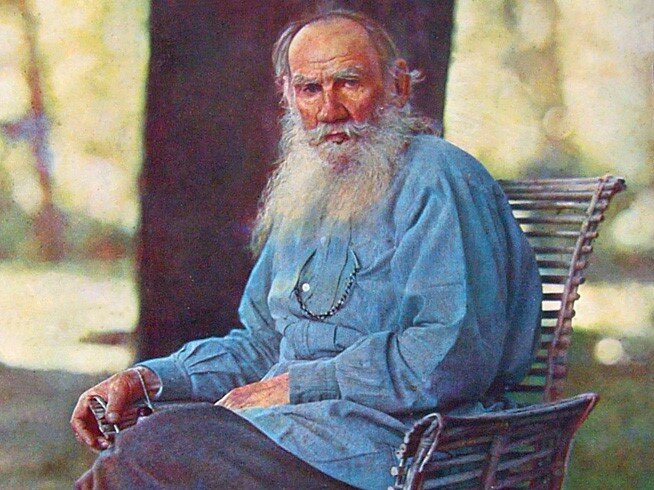 Сами знаете кто. Прожил 82 года, в последние 10 лет был очень активен и 20 раз номинировался на Нобелевскую